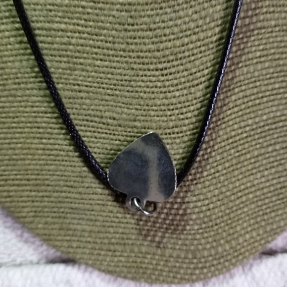 Silvertone heart ♥ necklace black 🖤 cord - Picture 3 of 4